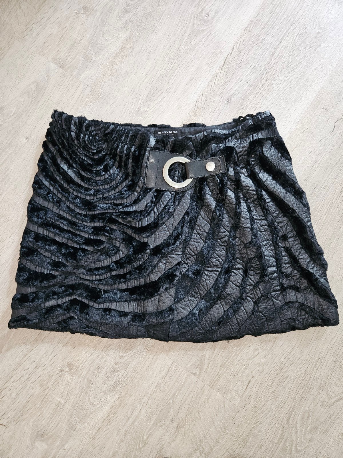 Blacky Dress Berlin zwarte mini-rok met faux fur structuur, Ophalen, Zwart, Zo goed als nieuw, Maat 36 (S)