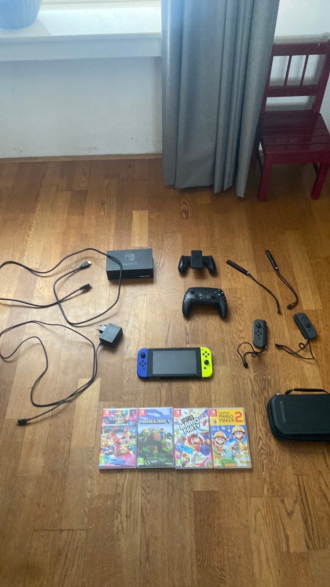 Nintedo met spellen en controller, Ophalen, Zo goed als nieuw, Met 1 controller, Switch Original