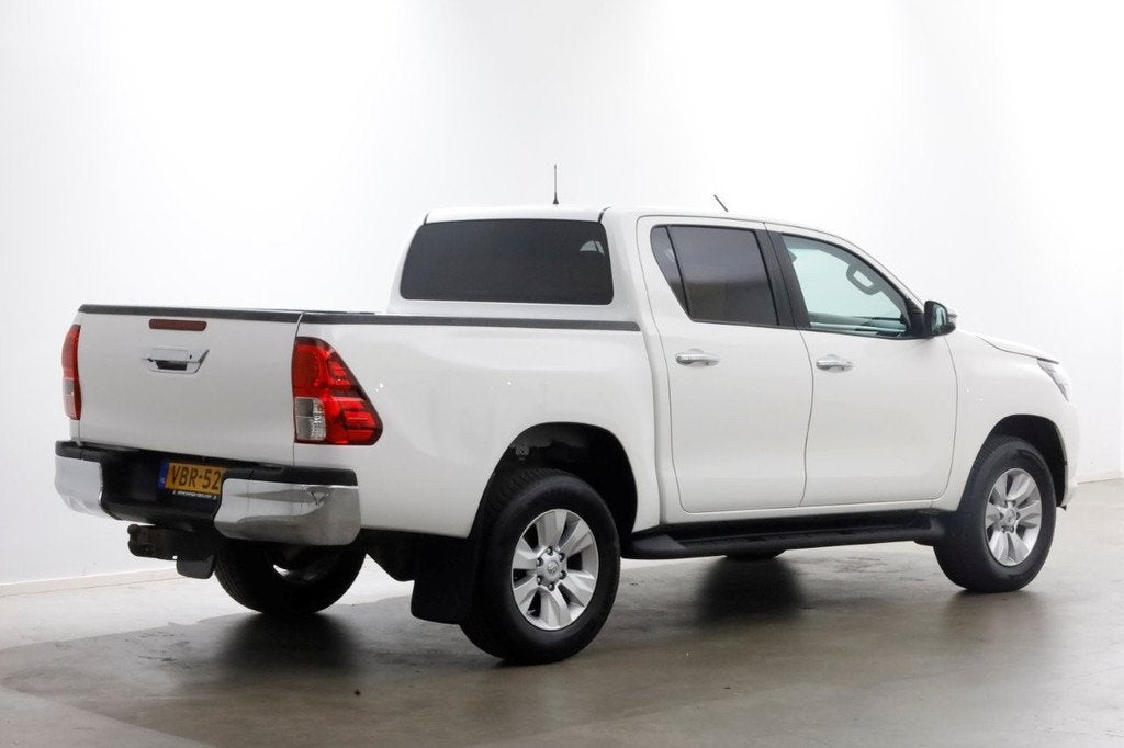 Toyota Hilux 2.4 D-4D-F 150pk E6 4WD 4x4 Double Cab Automaat, Auto's, Automaat, Gebruikt, Euro 6, 4 cilinders
