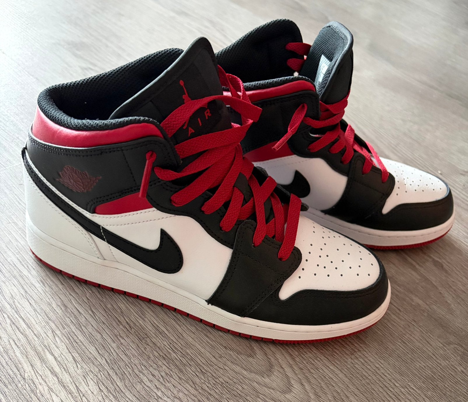 Nike Air Jordan 1 Mid Maat 40, Kleding | Heren, Schoenen, Ophalen, Zo goed als nieuw, Overige kleuren