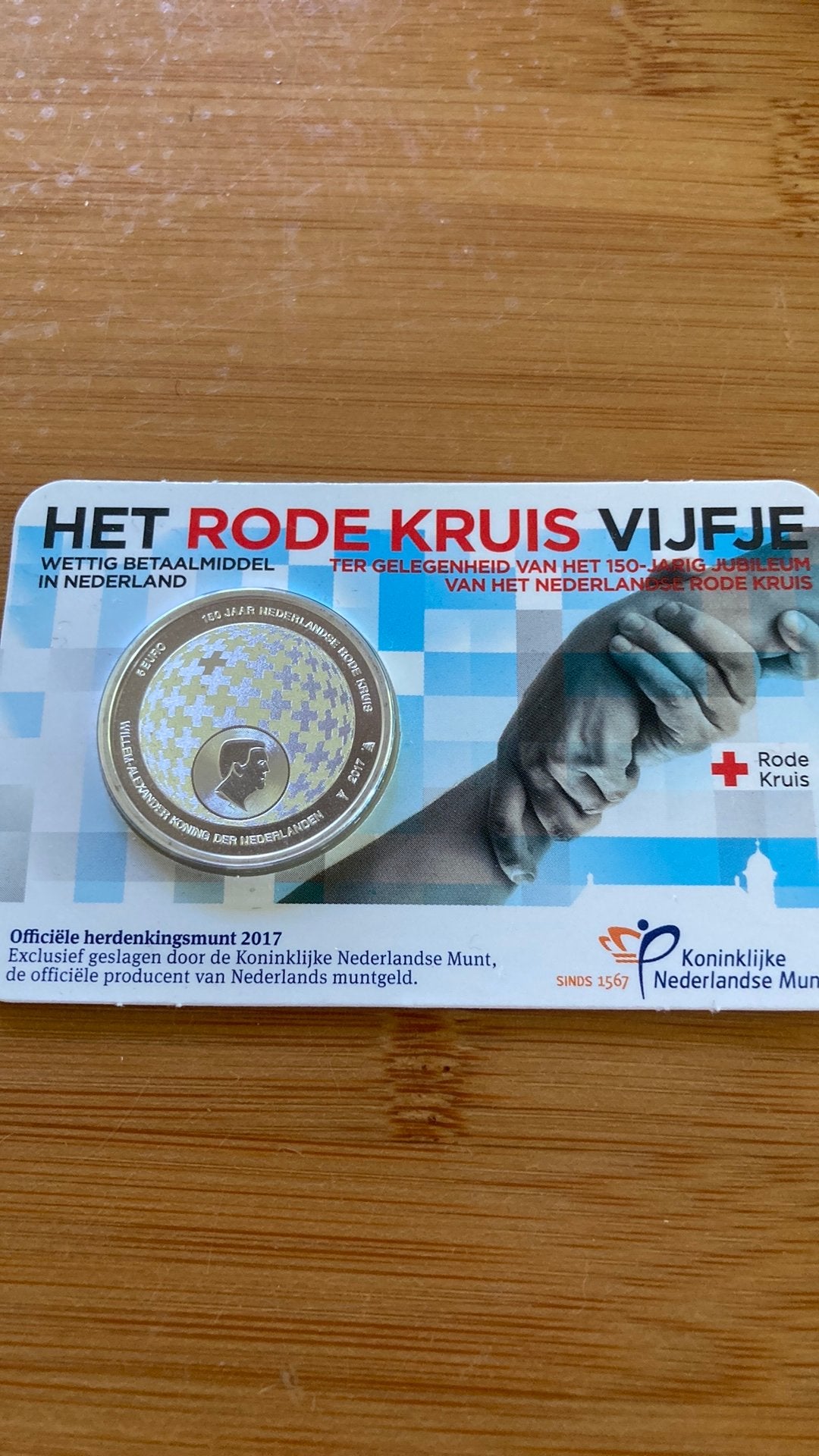 Het Rode Kruis Vijfje 2017 - Zwaar Verzilverde €5,- Munt, Postzegels en Munten, Munten | Nederland, Koningin Beatrix, Zilver, Euro's