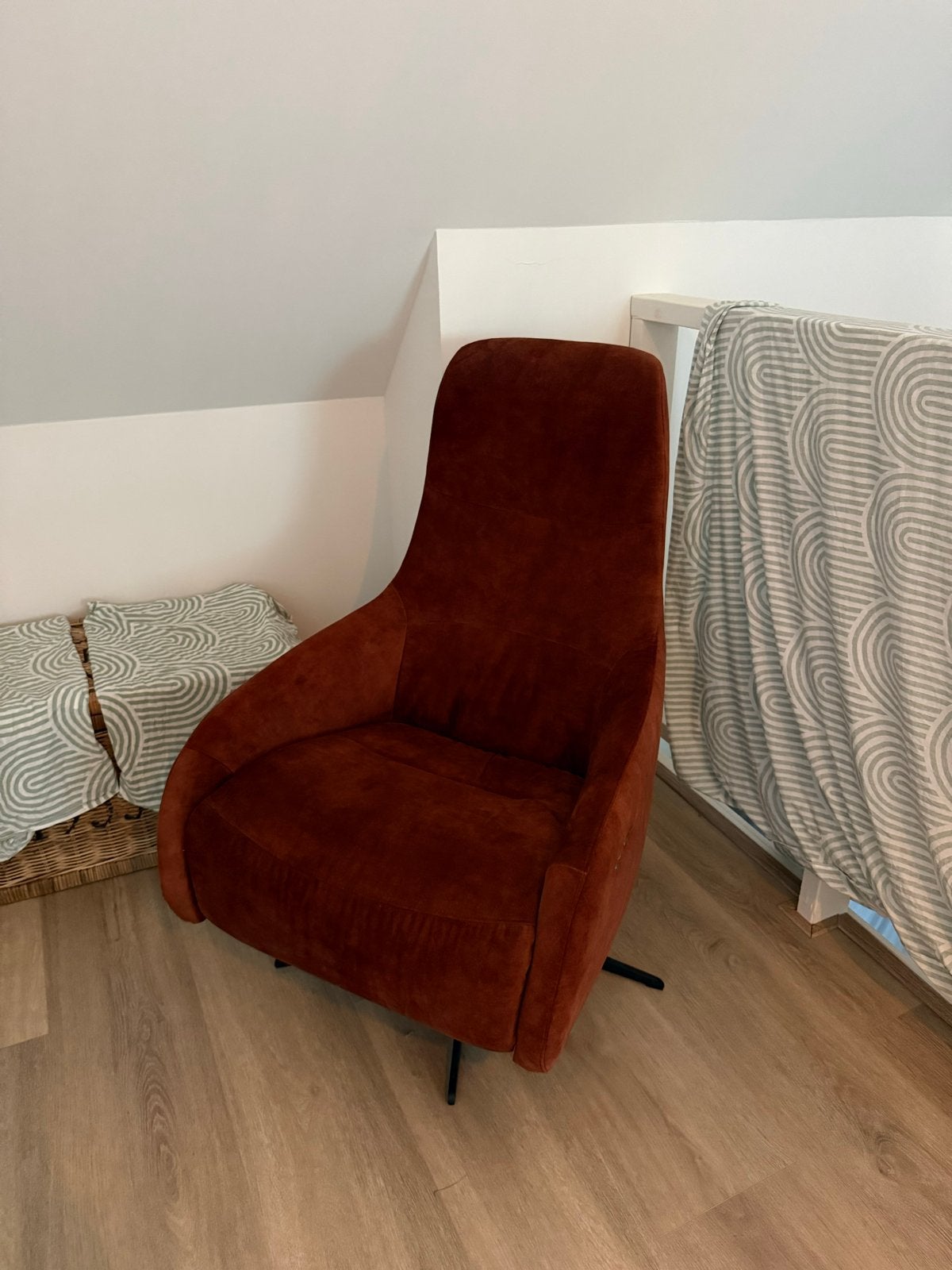 Comfortabele fauteuil - Zo goed als nieuw, Ophalen, Zo goed als nieuw, Rood, Eén