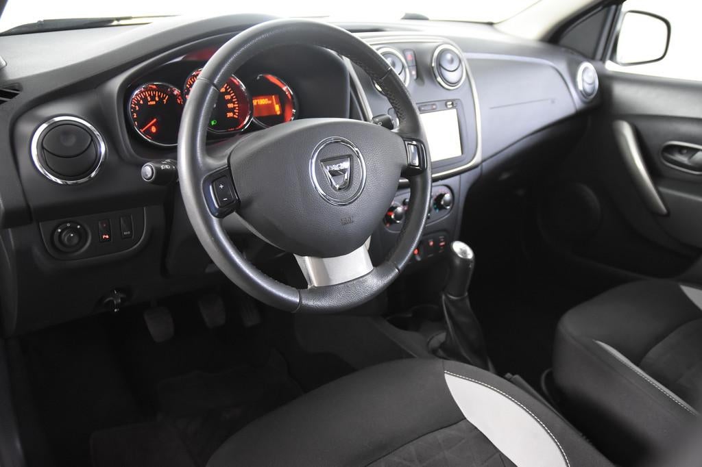 Dacia Sandero 0.9 TCe Stepway Lauréate *Airco*Nieuwe APK*, Auto's, Voorwielaandrijving, Stof, Zwart, Navigatiesysteem