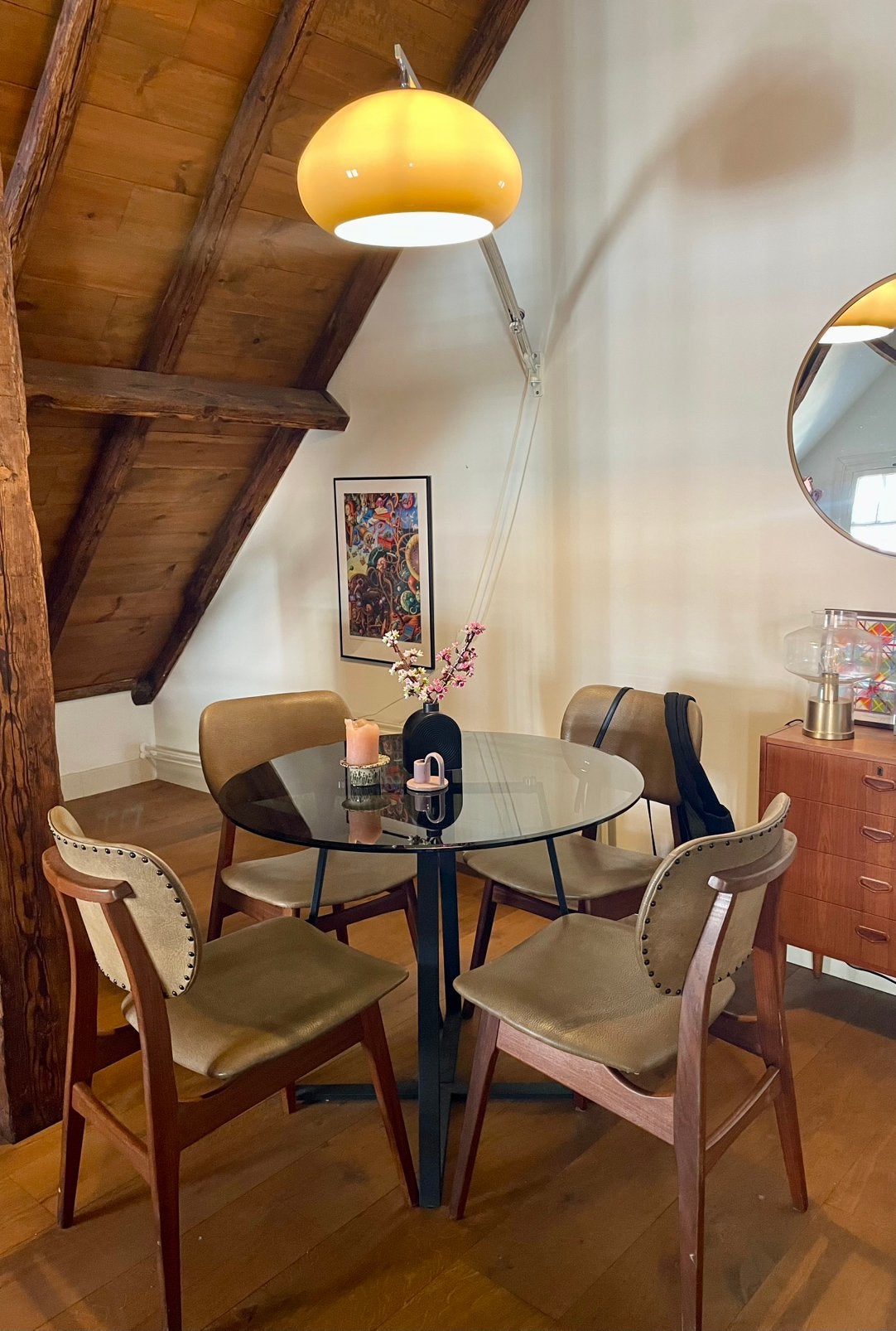 Design eettafel rond | onderstel: zwart metaal | blad: glas, Huis en Inrichting, Tafels | Eettafels, Ophalen, Gebruikt, 50 tot 100 cm
