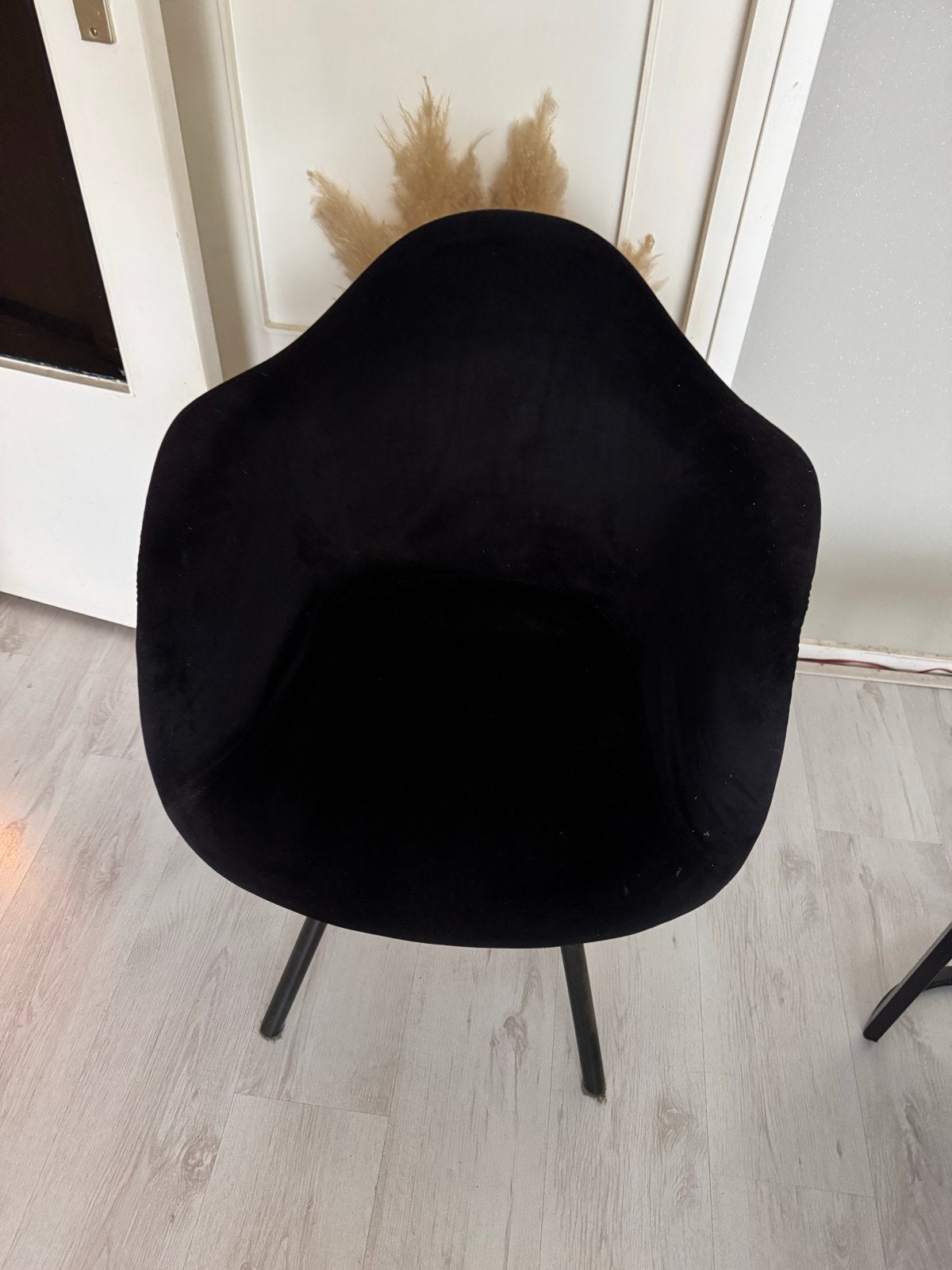 Zwarte fluwelen stoel - Comfortabel en stijlvol, Ophalen, Gebruikt, Zwart, Eén