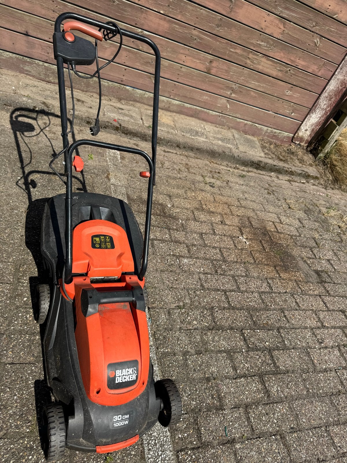 Black & Decker elektrische grasmaaier 30 cm 1000W, Cirkelmaaier, Gebruikt, Elektrische grasmaaier, Ophalen of Verzenden