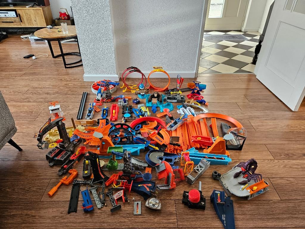 Veel hotwheels banen en onderdelen, Gebruikt, Ophalen of Verzenden, Hot Wheels, Handmatig