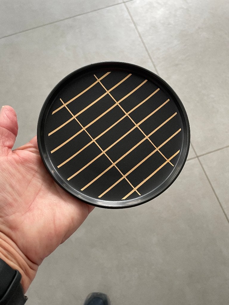 Marimekko 4 x Tiiliskivi serveer bordje zwart goud 13,5cm, Huis en Inrichting, Keuken | Servies, Overige merken, Nieuw, Ophalen of Verzenden