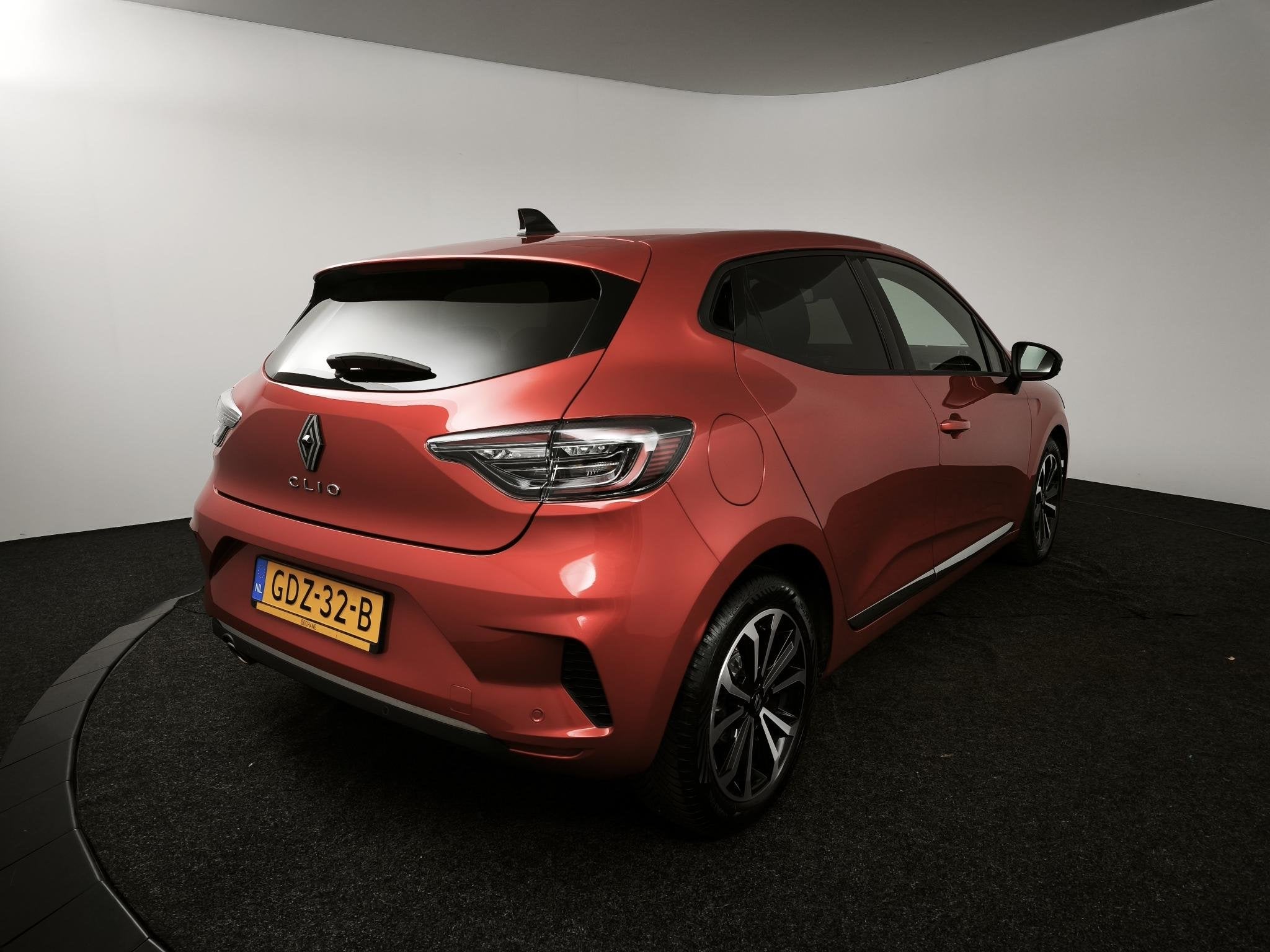 Renault Clio 1.0 TCe 90 GPF techno | All-Season banden | Ach, Gebruikt, Met garantie (alle), Leder en Stof, Origineel Nederlands