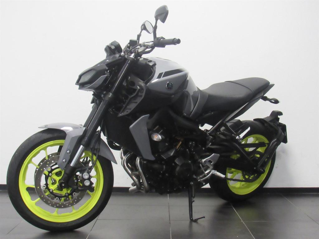 Yamaha MT 09 ABS, Bedrijf, Naked bike