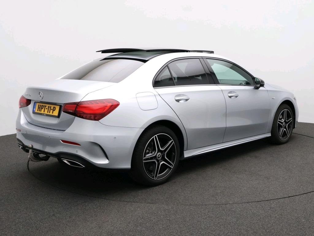 Mercedes-Benz A-Klasse 250 e AMG Nightpakket | Panoramadak |, Auto's, 12 maanden, 4 cilinders, 15 kWh, Bedrijf