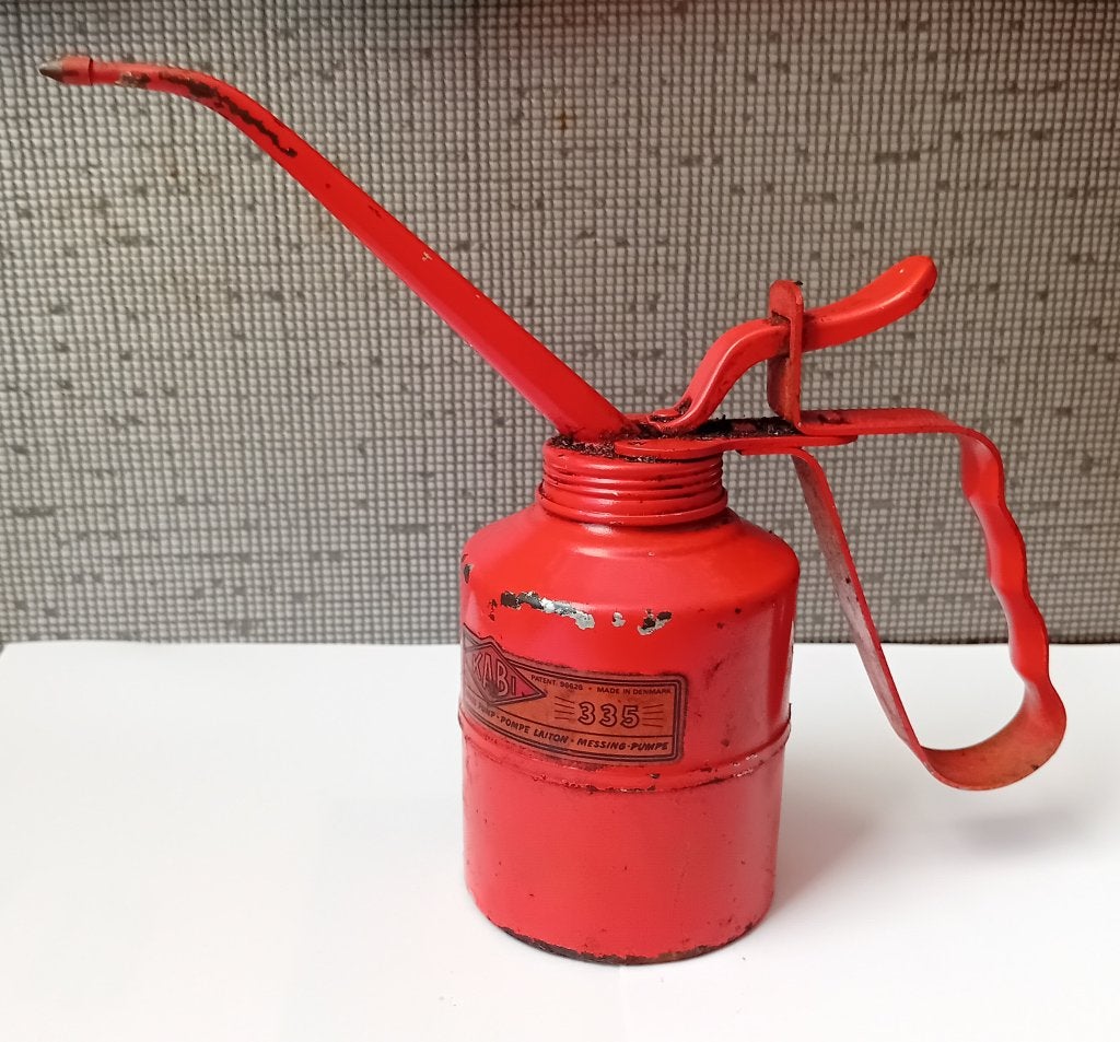 vintage rood oliespuitje  Kabi (type 335), Ophalen of Verzenden