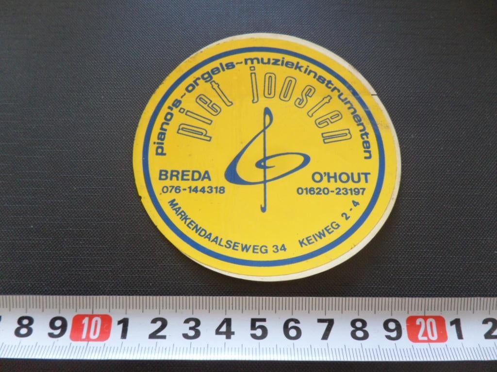 sticker Breda Oosterhout PIET JOOSTEN Piano's Orgels muziek, Ophalen, Zo goed als nieuw