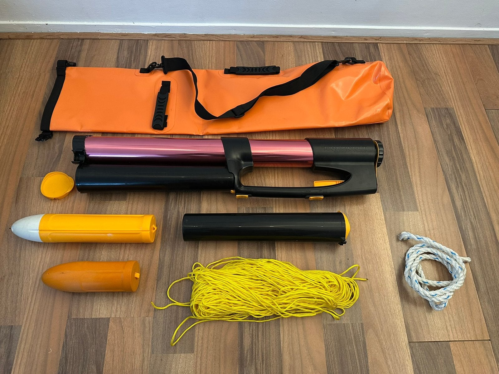 Kiwi Rescue Line Launcher - Reddingslijnwerper + accessoires, Watersport en Boten, Ophalen of Verzenden, Zo goed als nieuw, Lijn of Blok