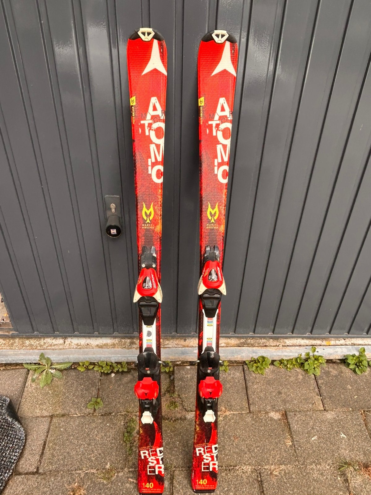 Atomic kinderski’s 140, Ophalen, 140 tot 160 cm, Zo goed als nieuw, Carve