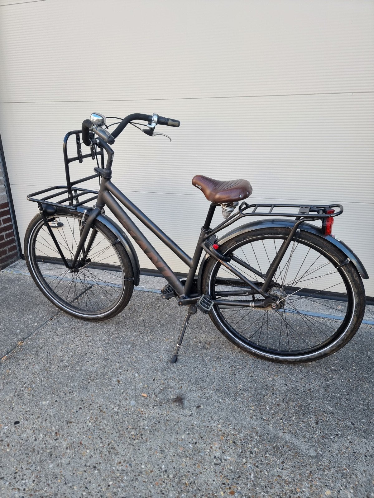 Robuuste Giant Damesfiets Mat Zwart met Bagagedragers, Ophalen, Gebruikt, Giant