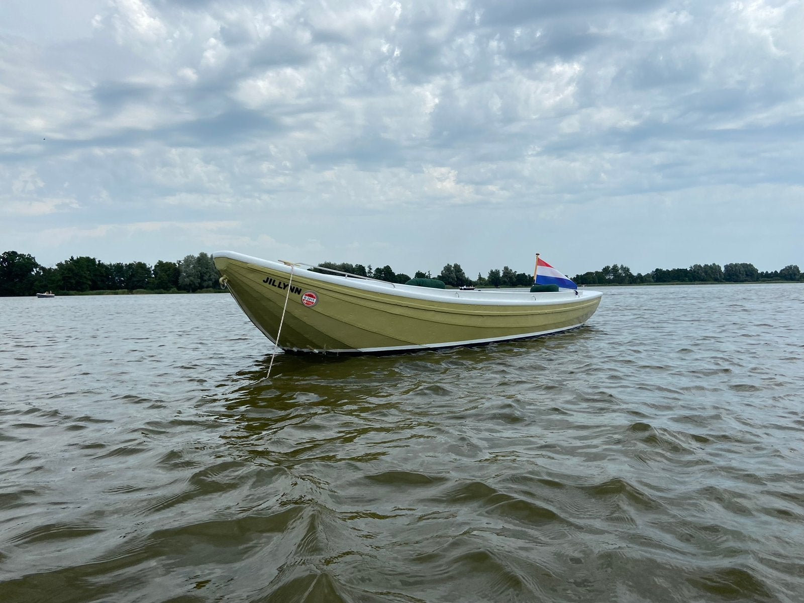 Uniek Oud model kaptein sloep stalen geklonken sloep, 8 pk, Staal, Binnenboordmotor, Diesel
