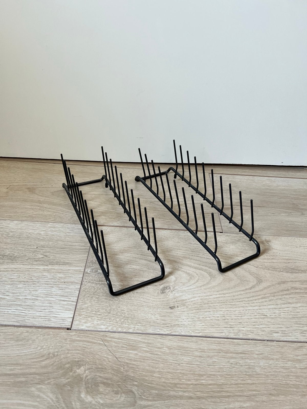 IKEA borden standaarden zwart (2 stuks), Gebruikt, Bordenrek, IKEA, Ophalen of Verzenden