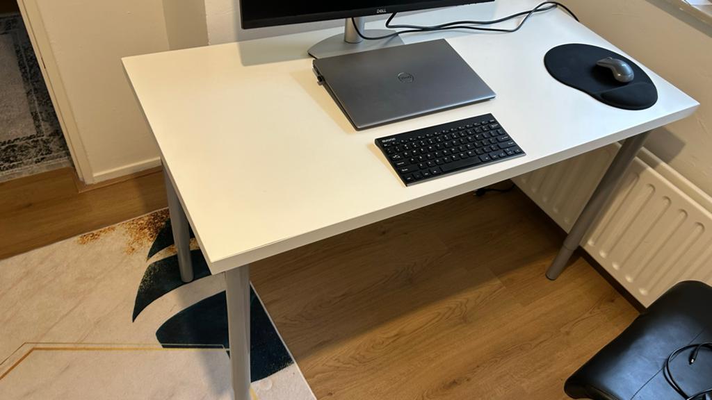 IKEA Linnmon tafelblad en verstelbare Olov bureau poten, Huis en Inrichting, Bureaus, Gebruikt, Computerbureau, IKEA, Modern, Spaanplaat of MDF
