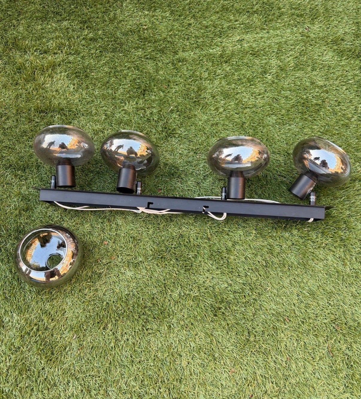 Zwarte plafondlamp met 4 glazen bollen + 1 extra glas, Ophalen, Gebruikt, Zwart, Glas