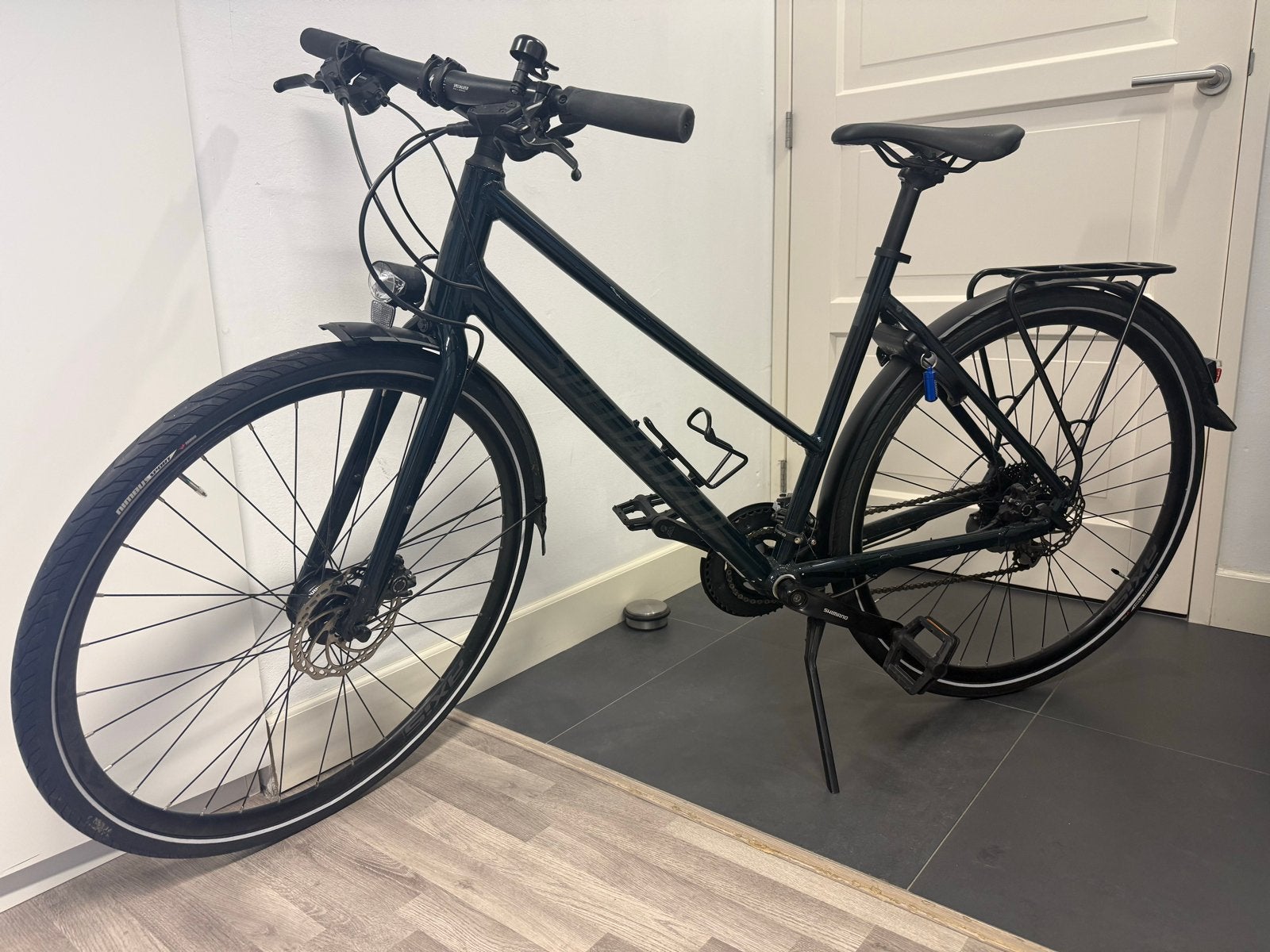 Specialized Sirrus 2.0 EQ, maat M, 16 versnellingen, Fietsen en Brommers, Versnellingen, Zo goed als nieuw, 50 tot 53 cm, Schijfrem