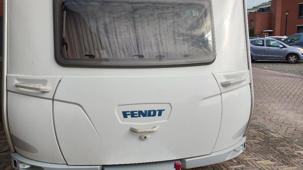 Caravan Fendt Saphir 470 TF bj 2009 met mover, 12.500 euro, Vast bed, Rondzit, Particulier, Kachel