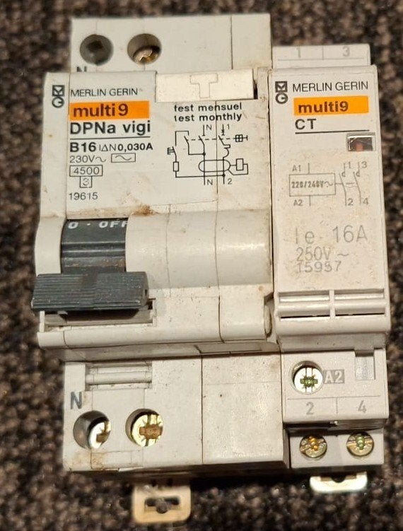 Merlin Gerin Multi9 DPNa Vigi B16 + CT hulprelais (set/los), Ophalen of Verzenden, Gebruikt, Overige merken, Installatieautomaat