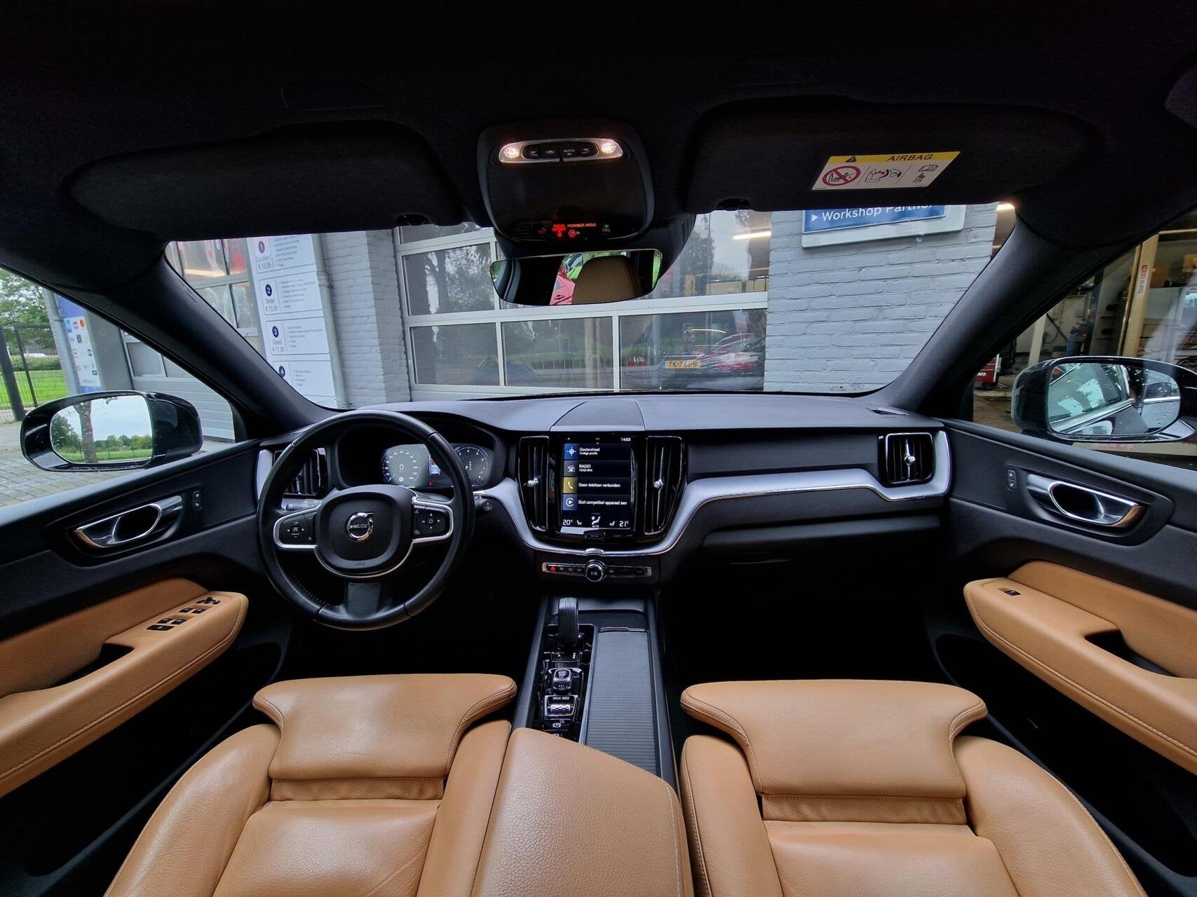 Volvo XC60 2.0 B5 251PK Inscription|Trekhaak|ACC|Clima|Carpl, Gebruikt, Euro 6, 4 cilinders, Zwart