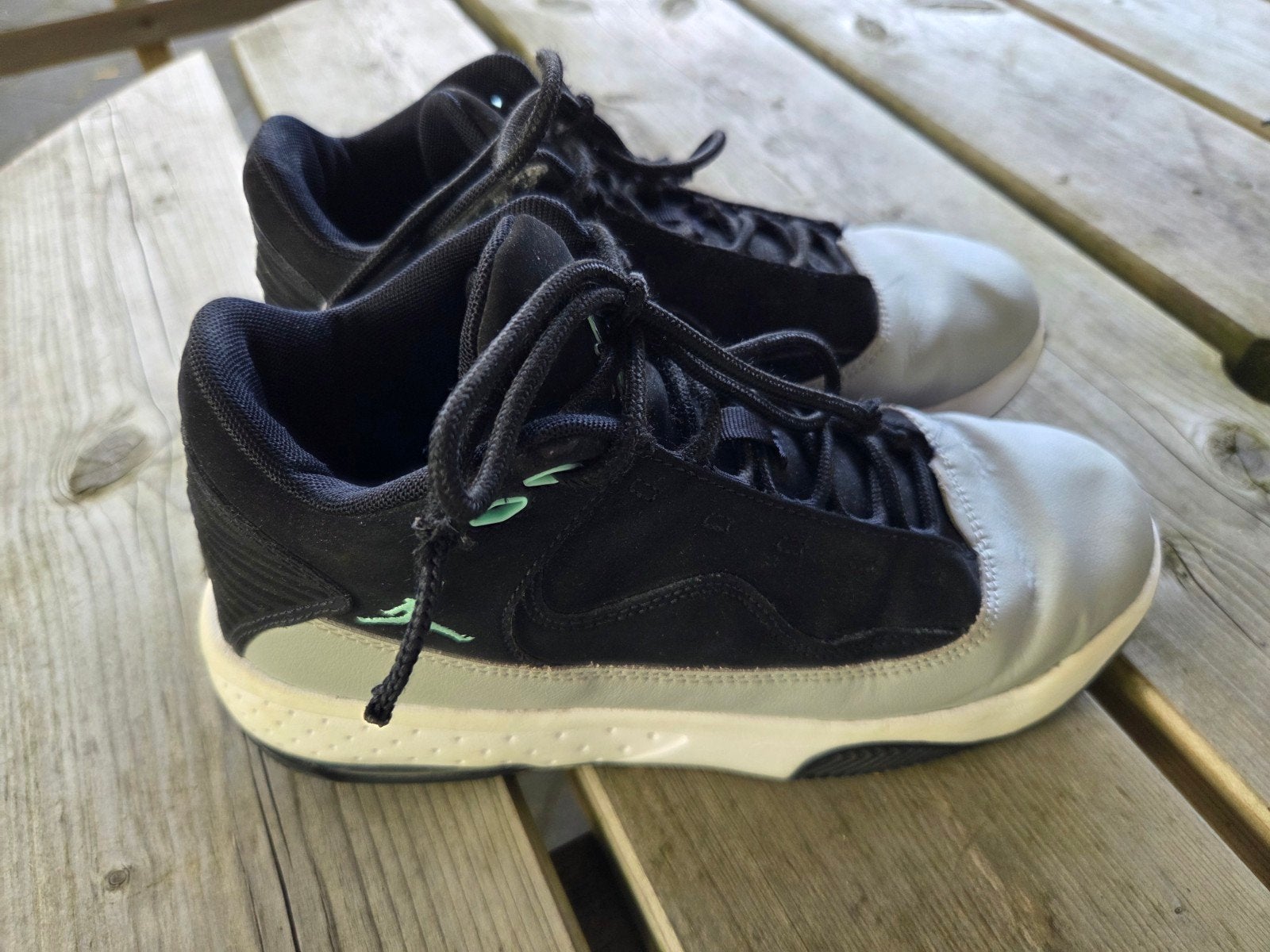 Jordan basketbalschoenen maat 38 - Zwart/Grijs/Mintgroen, Gebruikt, Ophalen of Verzenden, Jordan, Jongen of Meisje