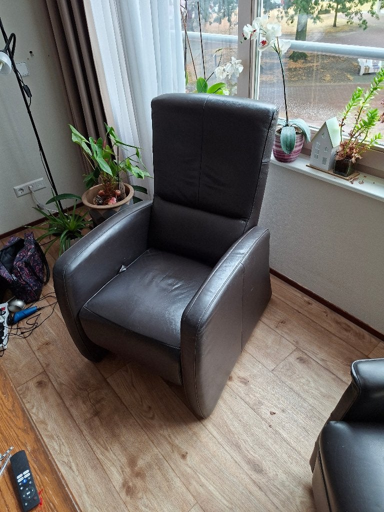 Relax fauteuils, Huis en Inrichting, Fauteuils, Ophalen, Zo goed als nieuw, Bruin leer, 50 tot 75 cm