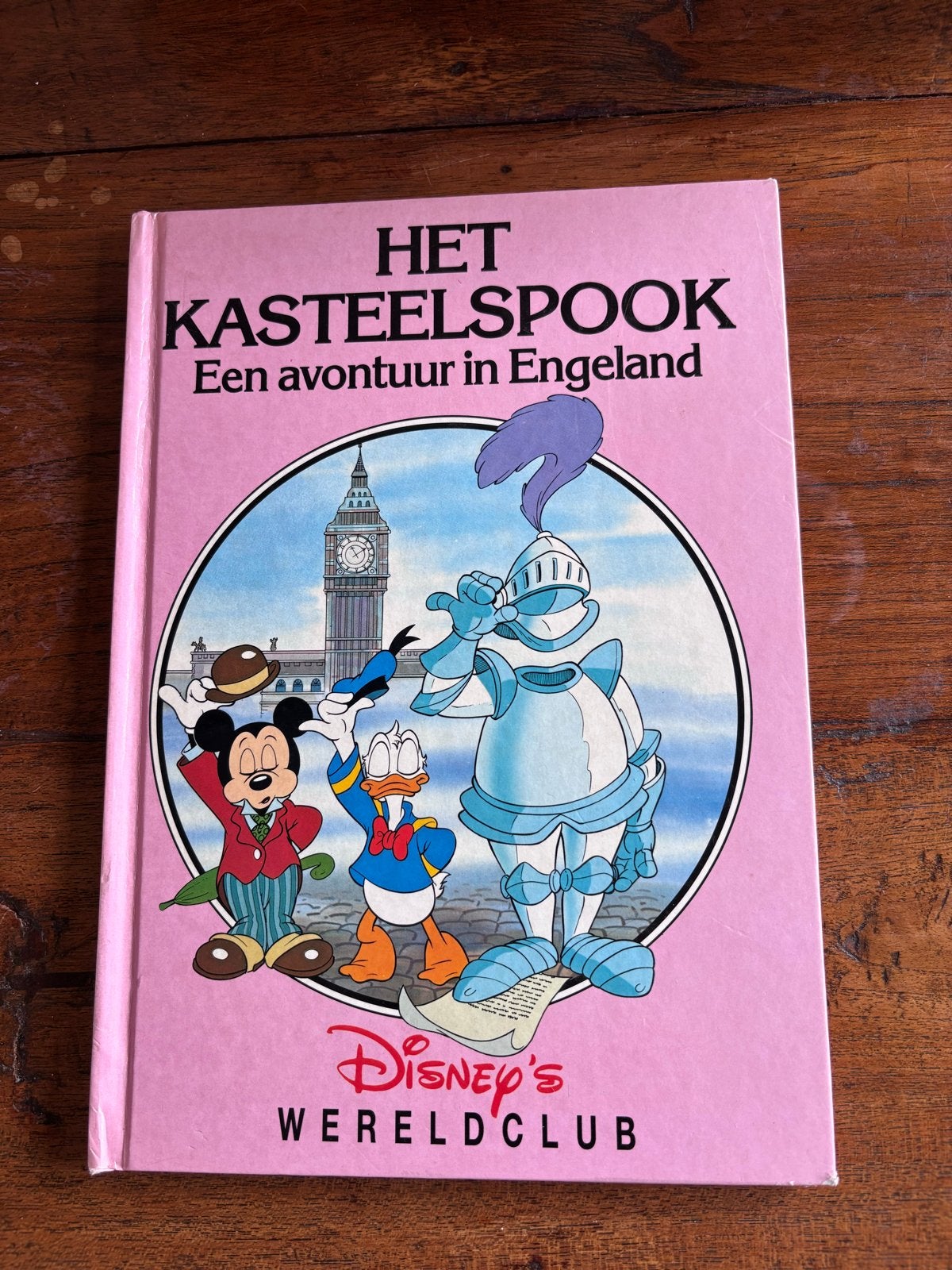 Disney's Wereldclub: Het Kasteelspook - Een avontuur in Enge, Boeken, Ophalen of Verzenden, Gelezen, 3 tot 4 jaar