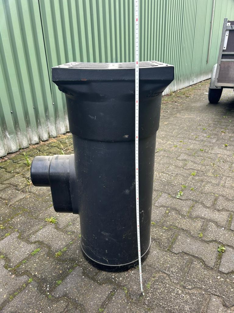 Straatkolk (nieuw), Doe-het-zelf en Verbouw, Buizen en Afvoer, Ophalen of Verzenden, Zo goed als nieuw