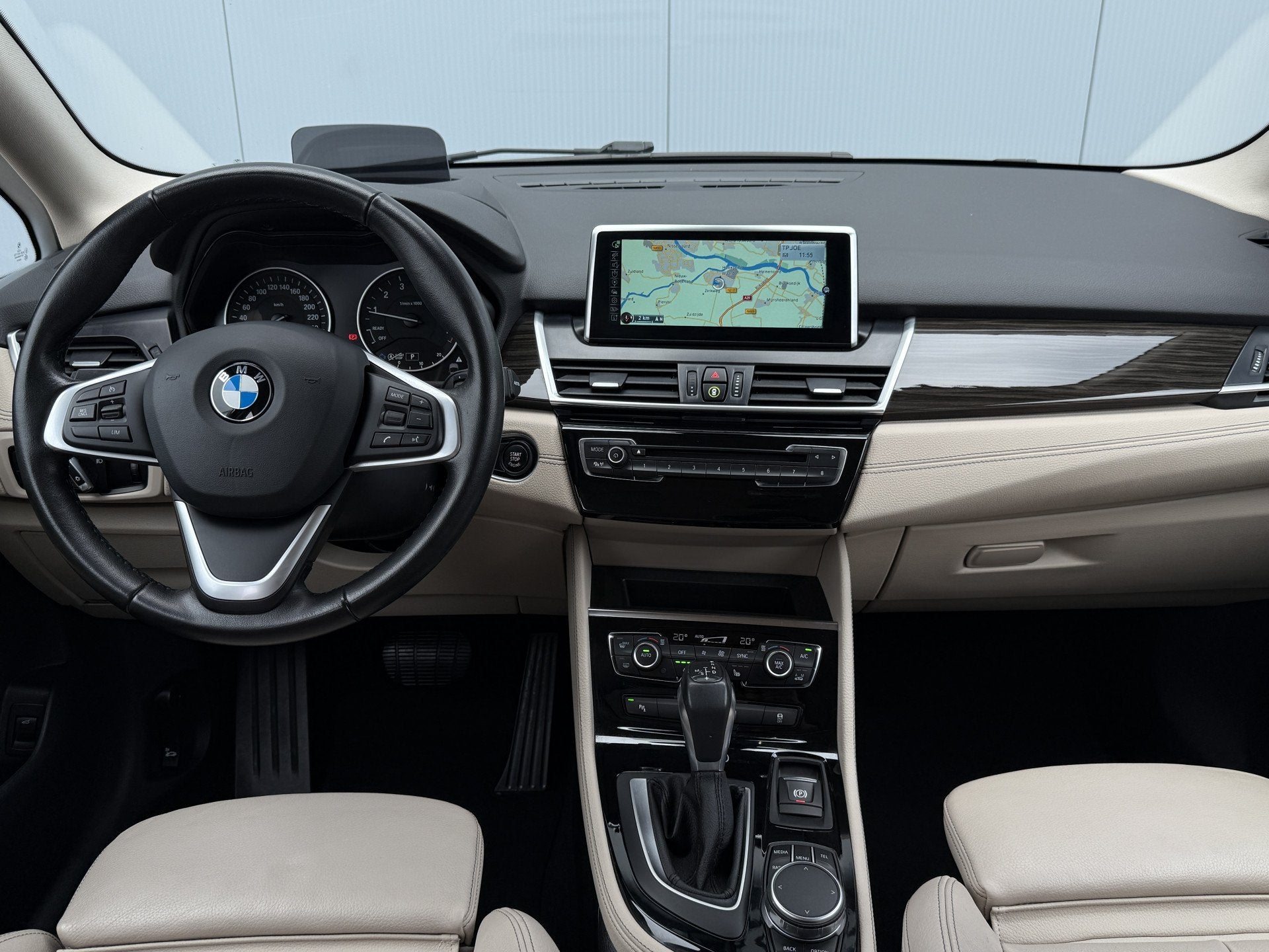 BMW 2 Serie Active Tourer 220i High Executive Automaat Navi/, 1998 cc, 730 kg, Gebruikt, Euro 6