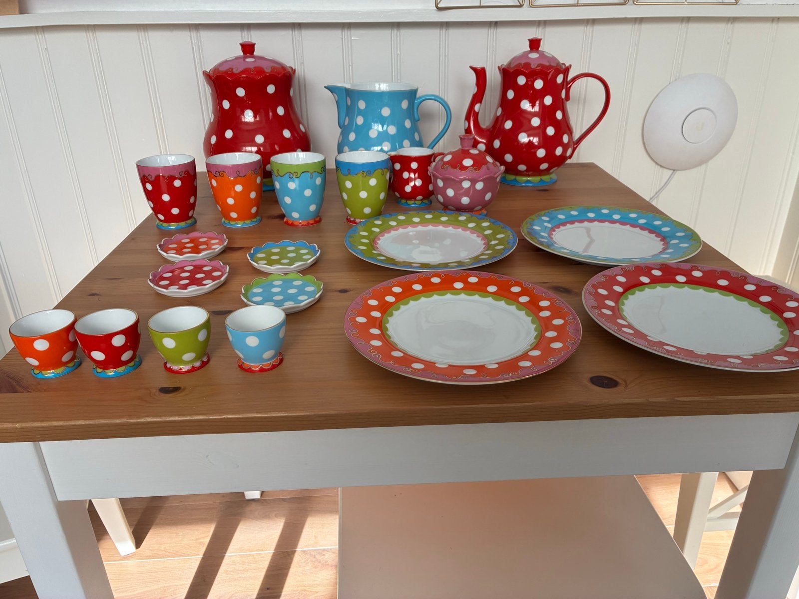 Oilily vrolijk servies met stippen, Huis en Inrichting, Ophalen, Overige merken, Keramiek, Zo goed als nieuw