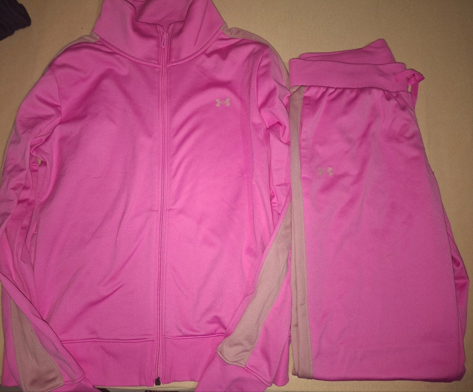 Under Armour Trainingspak Roze maat XS, Kleding | Dames, Overige typen, Ophalen of Verzenden, Zo goed als nieuw, Roze