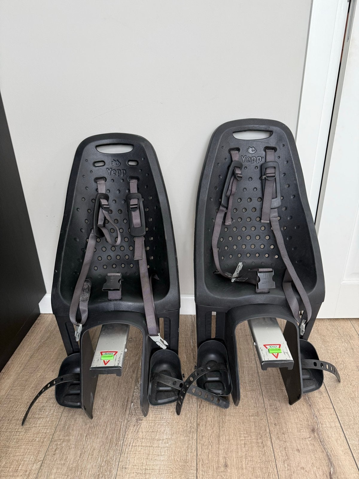 Twee Yepp achterzitjes voor op de fiets, Ophalen, Gebruikt, Achterzitje, Voetsteuntjes