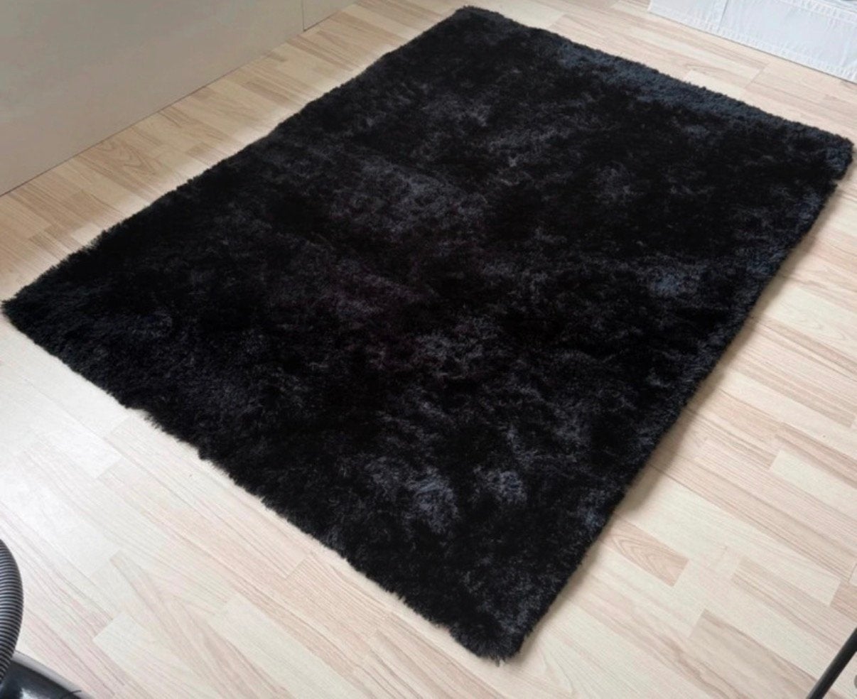 Zwart hoogpolig vloerkleed 120 x 170 cm, Ophalen, 100 tot 150 cm, Zwart, Zo goed als nieuw