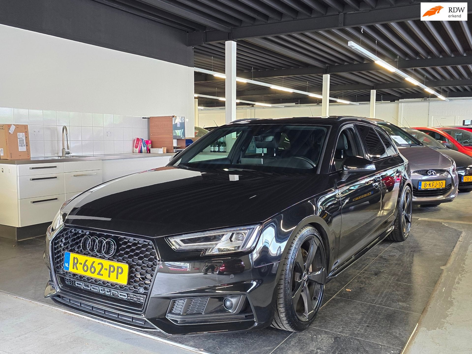 Audi A4 Avant 2.0 TFSI MHEV quattro Sport S line black editi, 15 km/l, Gebruikt, 4 cilinders, A4