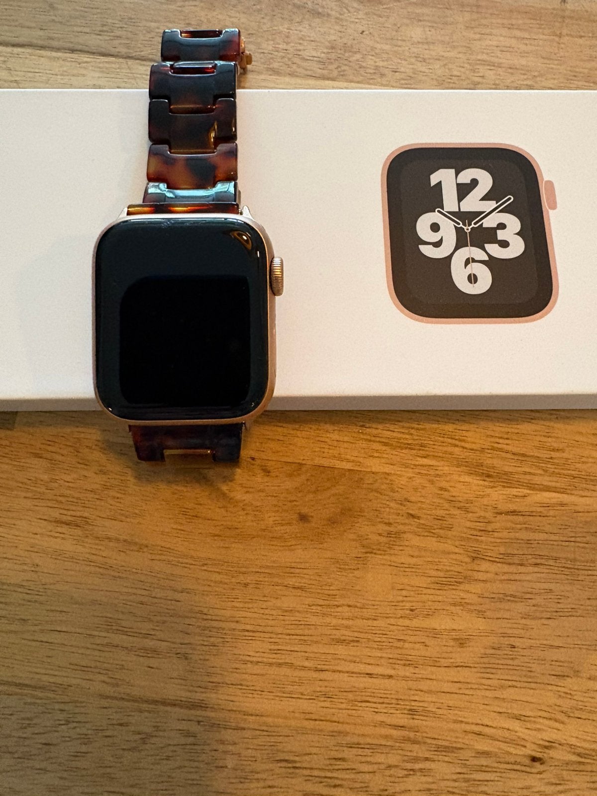 Apple Watch SE rosé goud, eerste generatie, Ophalen of Verzenden, Zo goed als nieuw, Roze, IOS