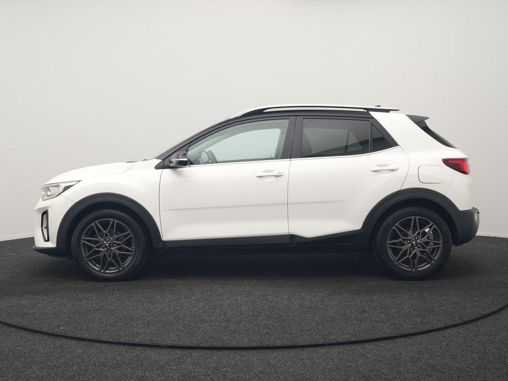 Kia Stonic 1.0 T-GDi Black Edition 99pk Handgeschakeld | Tre, Auto's, Kia, Voorwielaandrijving, Gebruikt, Zwart, Leder en Stof
