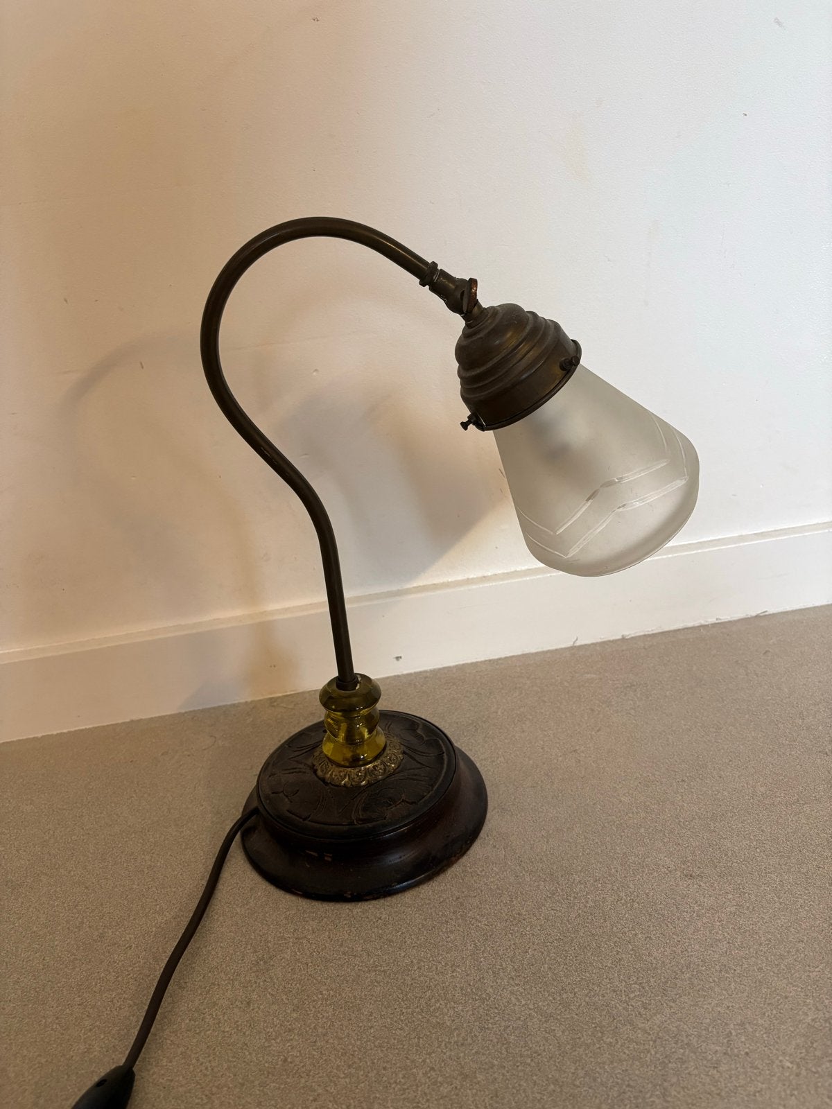 Klassieke vintage bureaulamp / notarislamp met matglazen kap, Ophalen of Verzenden
