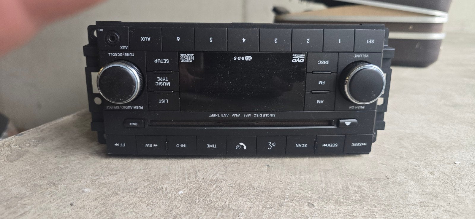 dodge calober radio, Ophalen