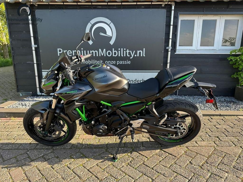 KAWASAKI Z650 ABS A2/35KW (BJ 2023 / 15344 KM), Motoren, 2 cilinders, 649 cc, Bedrijf, Onbekend