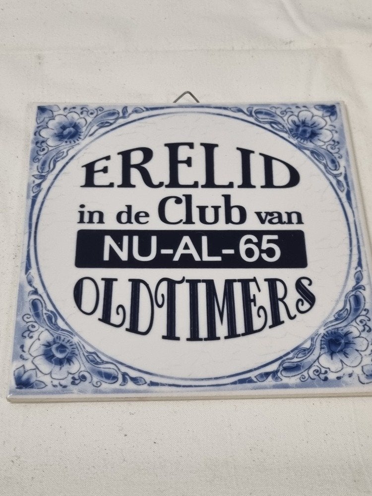 tegel erelid in de club van oldtimers, Ophalen of Verzenden, 'T Olde Gre-j, Info@toldegrej.nl, Endepoelstraat 20f Didam