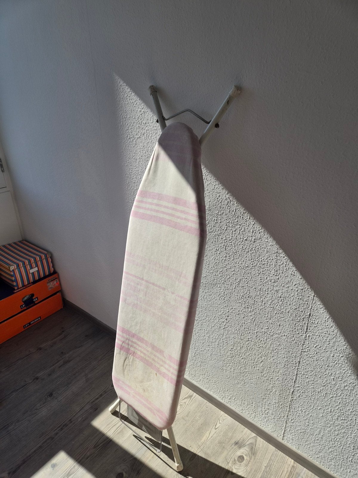 Strijkplank met roze gestreepte hoes, Ophalen of Verzenden