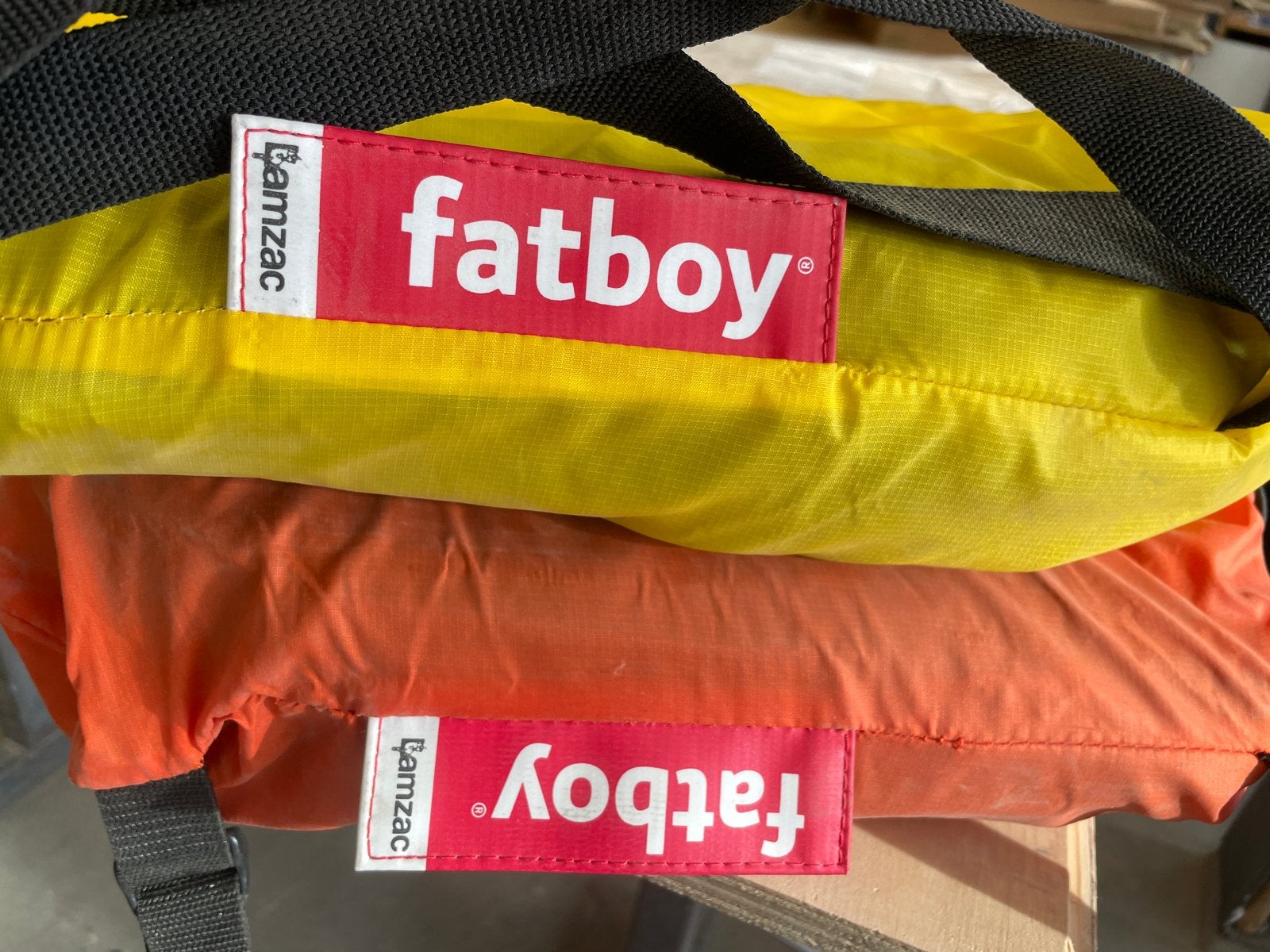 Fatboy Lamzac zitzak - Geel en Oranje, Tuin en Terras, Ligbedden, Ophalen of Verzenden, Zo goed als nieuw, Kunststof