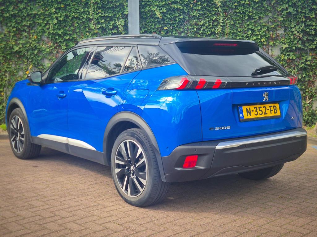 Peugeot E-2008 EV GT Pack 50 kWh 3 Fase | Pano | Stoelverw |, Auto's, 330 km, 136 pk, Gebruikt, Adaptive Cruise Control