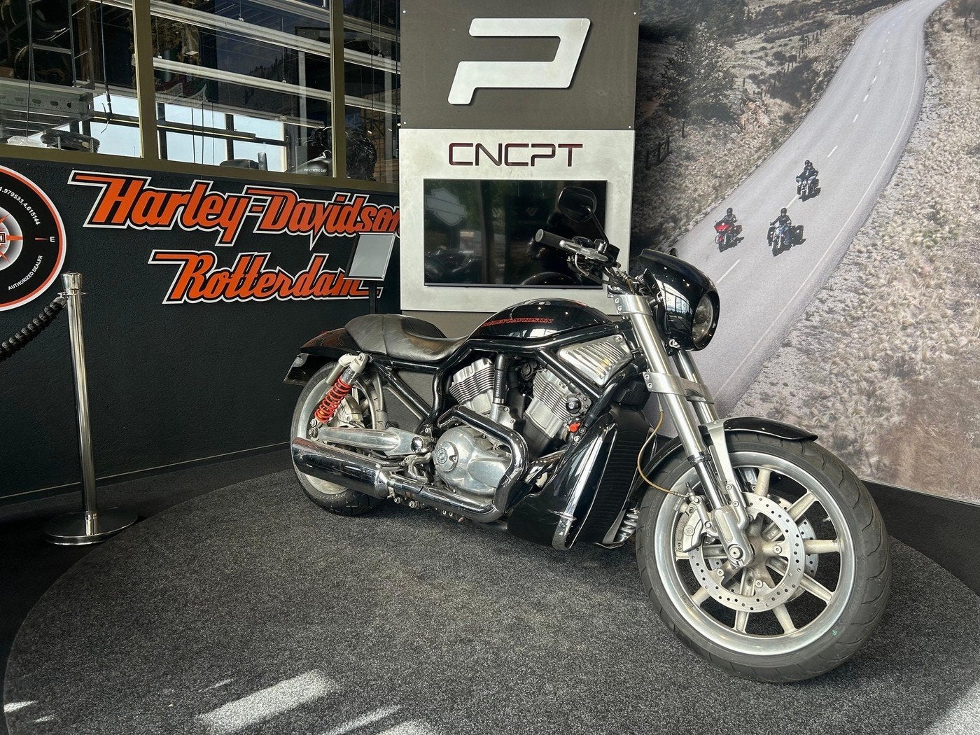 Harley-Davidson VRSCR STREET ROD (bj 2005), Motoren, Laan van Vredenoord 33
2289 DA  RIJSWIJK, NL, Bedrijf, Overig, Sales@harleydavidsonrotterdam.nl