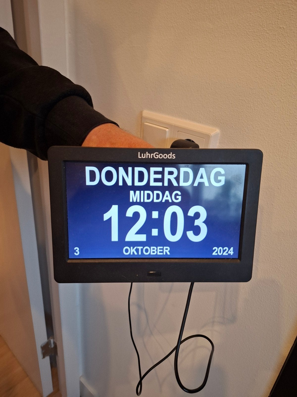 LohrGoods Digitale Kalender Dagklok - Nieuwstaat, Ophalen, Zo goed als nieuw, Digitaal, Kalenderfunctie