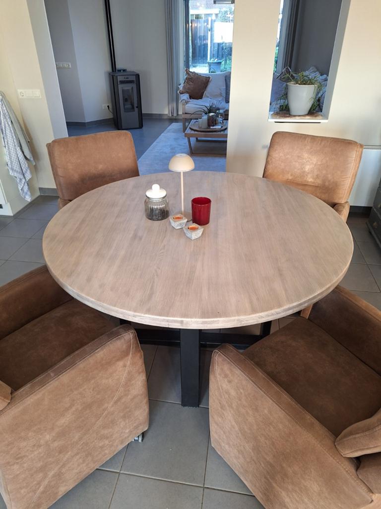 Ronde tafel, Ophalen, Rond, Vier personen, 100 tot 150 cm